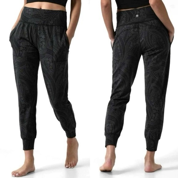 Athleta Salutation Textured Joggers - Picture 7 of 9